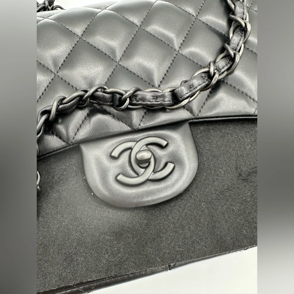 Chanel So Black Jumbo Lambskin - Picture 2 of 12